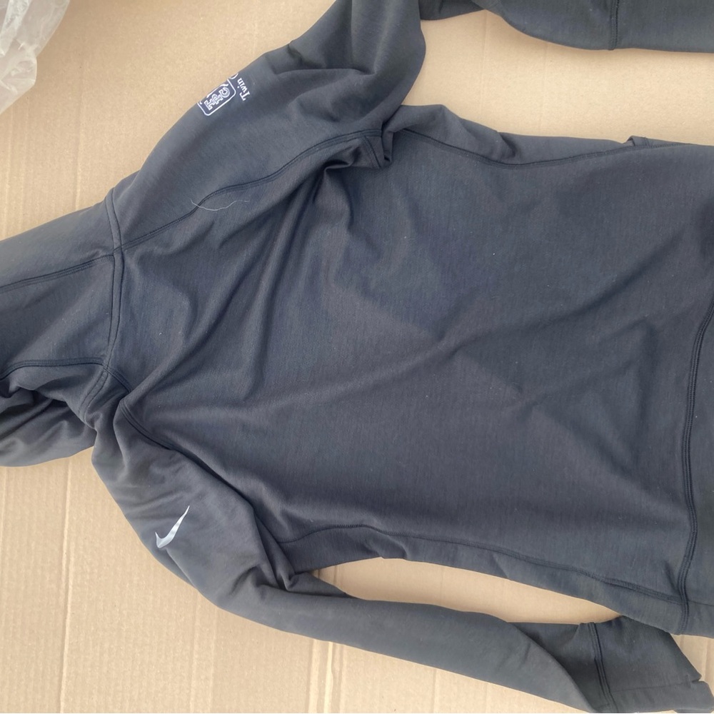 women’s long sleeve Nike golf lightweight hoodie sim